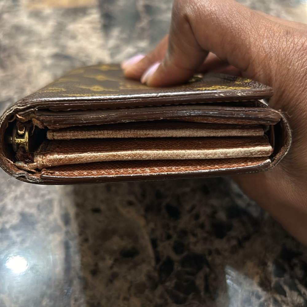 LV Mono Snap Wallet - Picture 13 of 15